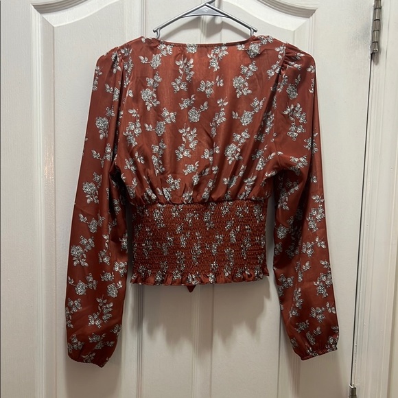 Love Tree Floral Rust Womens Small Blouse with Tie Front - Picture 5 of 7